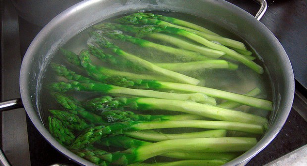 Purée d’asperges au parmesan